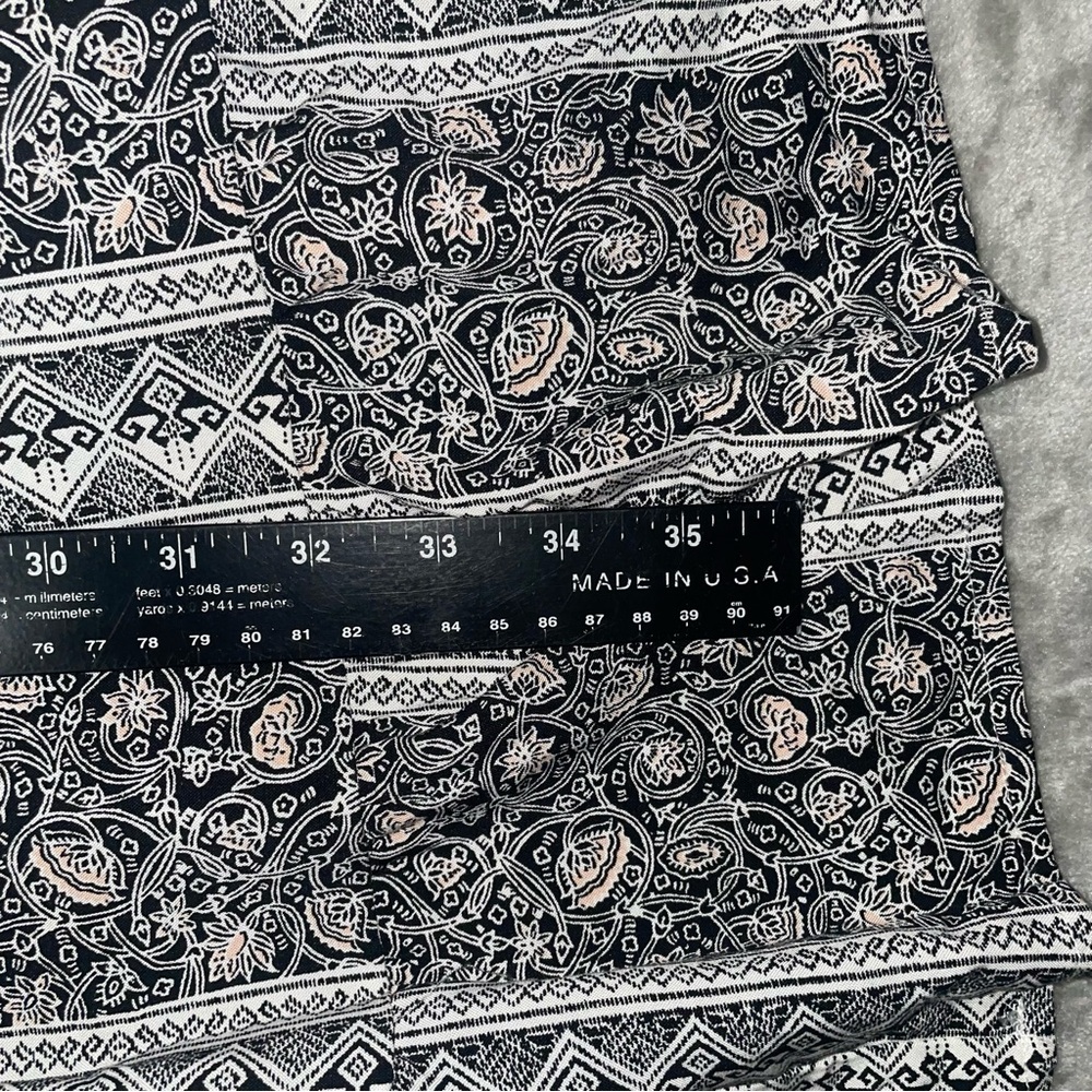 Torrid Patterned Cold Shoulder Blouse Size 4 Plus… - image 8